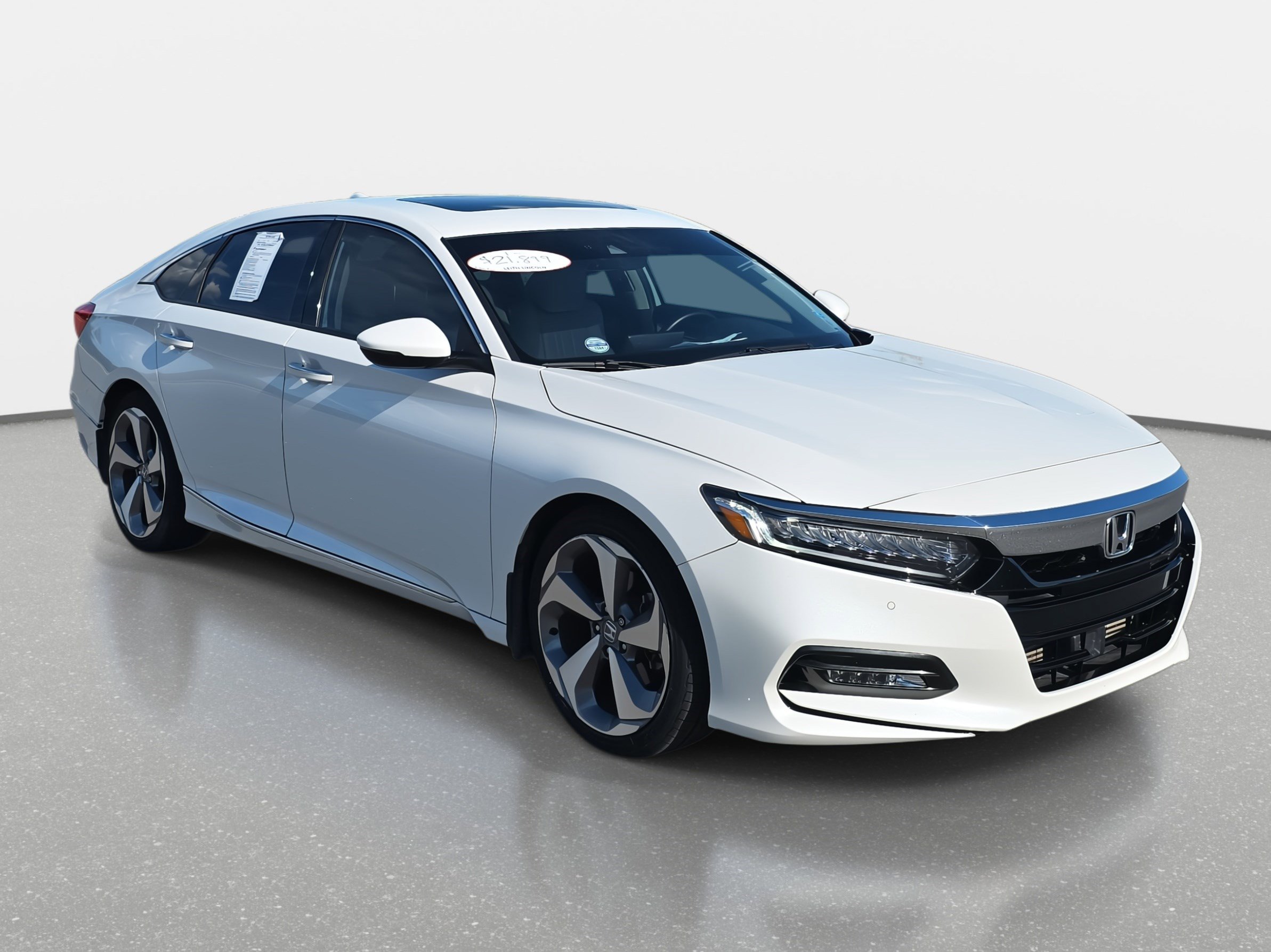 2018 Honda Accord Touring 1.5T photo 3