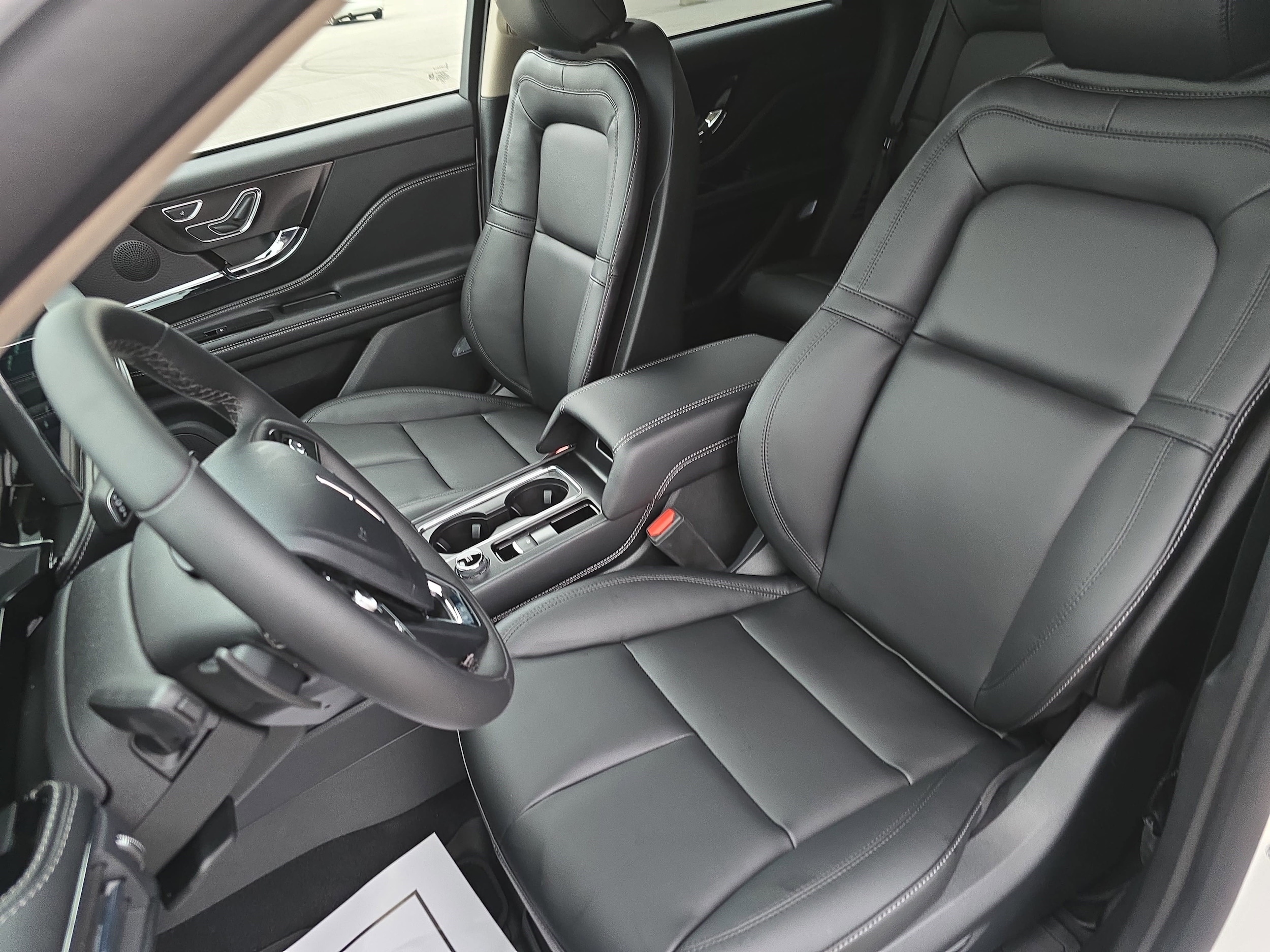 2026 Lincoln Corsair Premiere - Photo 14