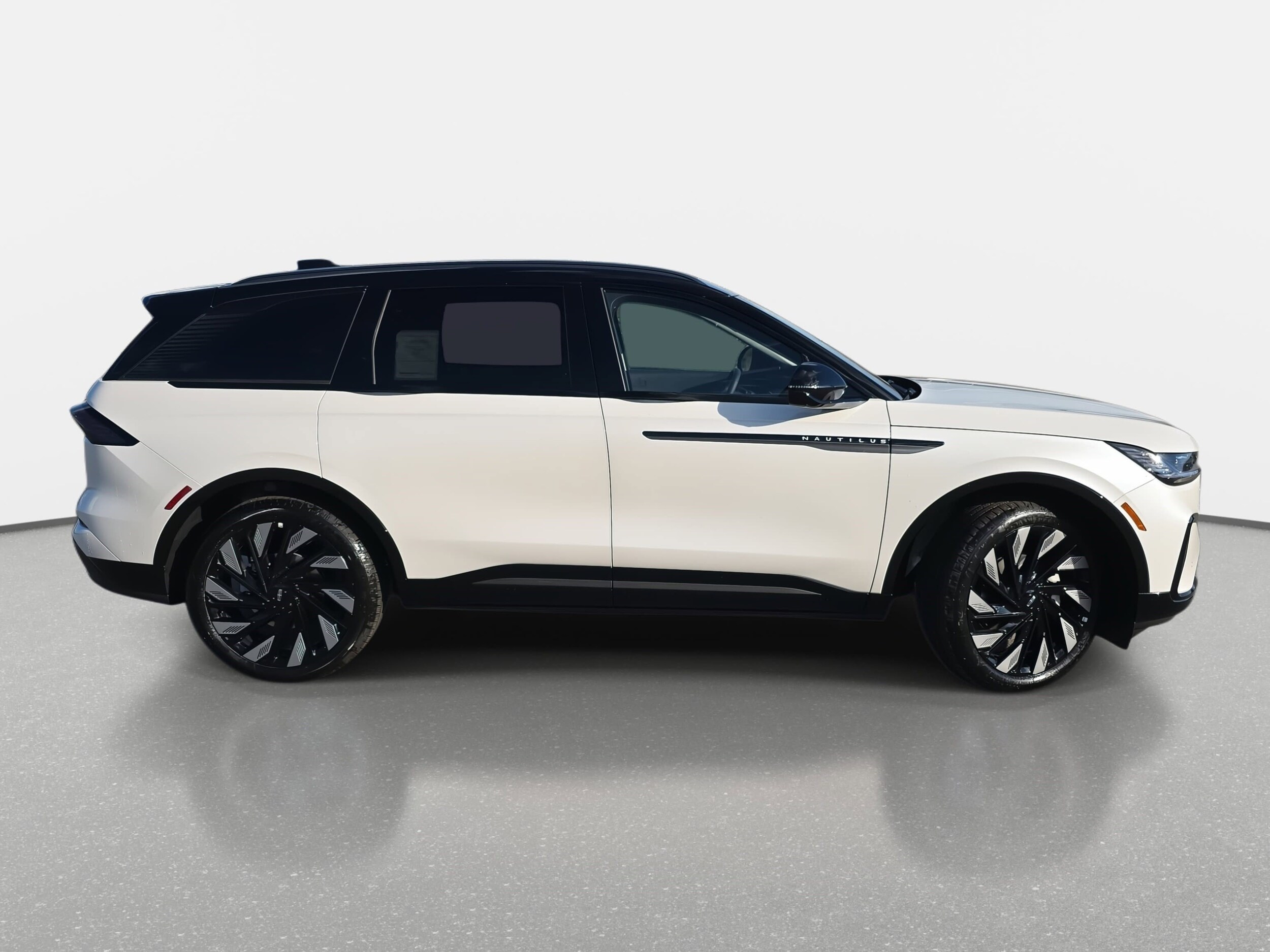 2026 Lincoln Nautilus Reserve photo 3