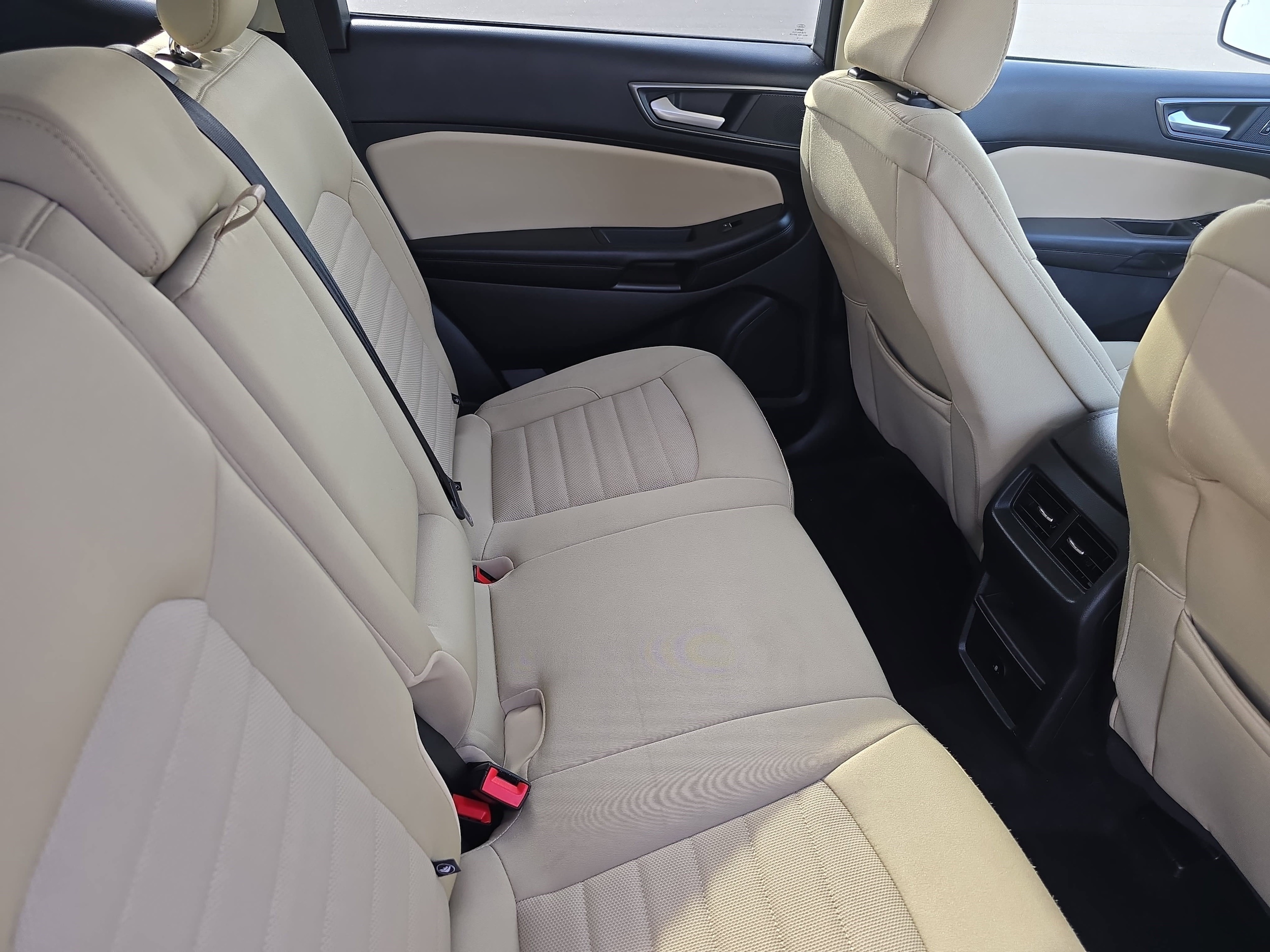 2023 Ford Edge SE - Photo 12