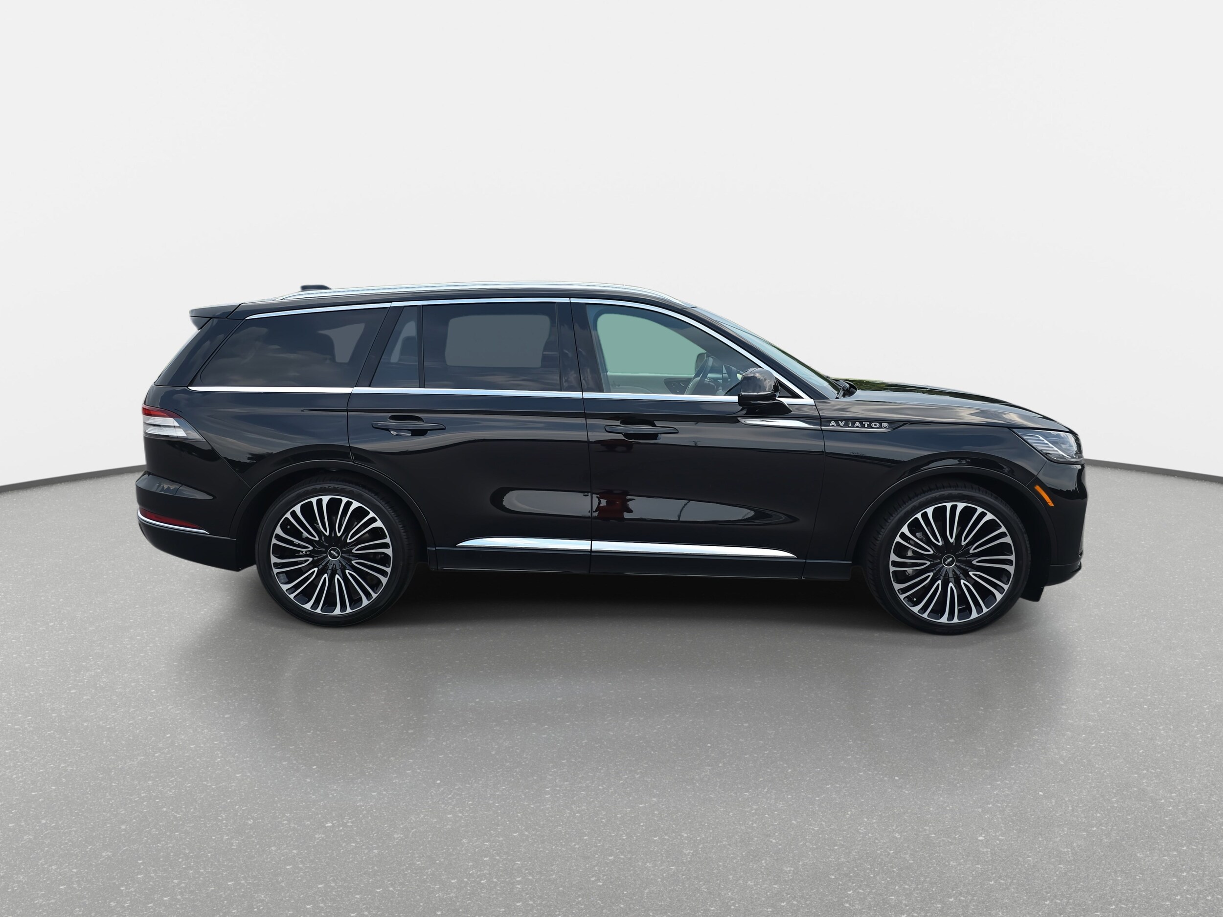 2025 Lincoln Aviator Black Label photo 4