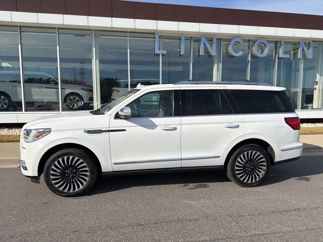 2020 Lincoln Navigator Black Label photo 3