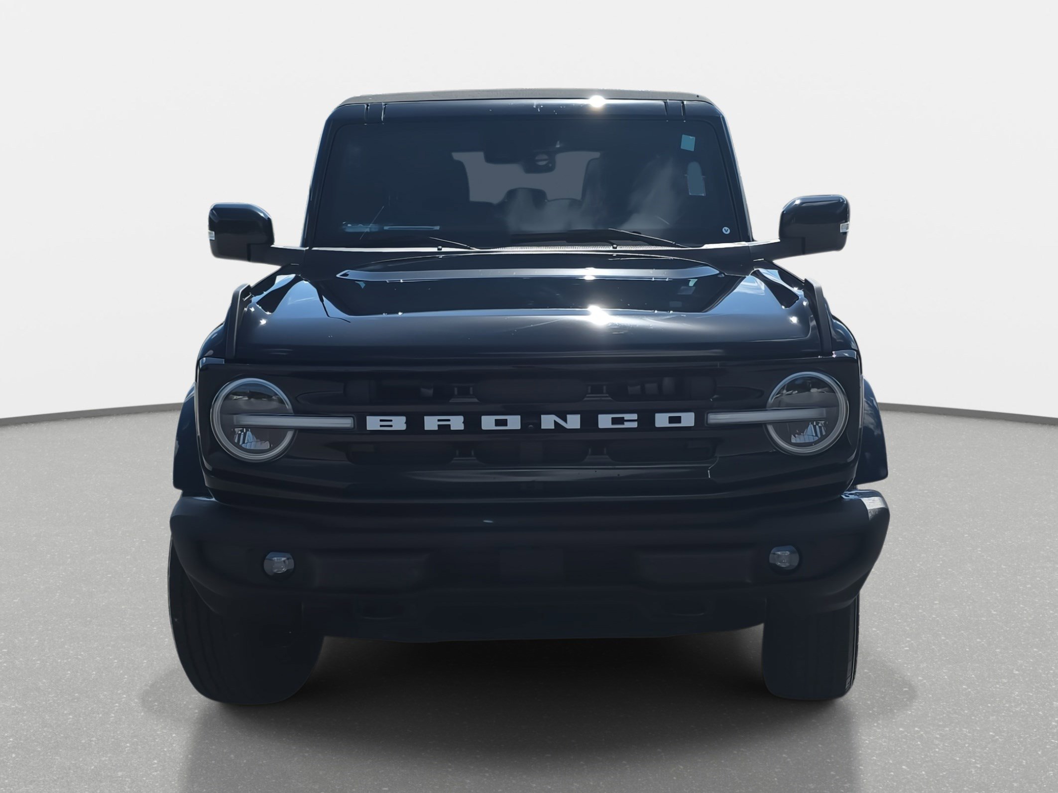 2022 Ford Bronco Outer Banks photo 2