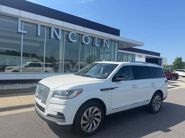 2023 Lincoln Navigator Reserve 4WD's photo