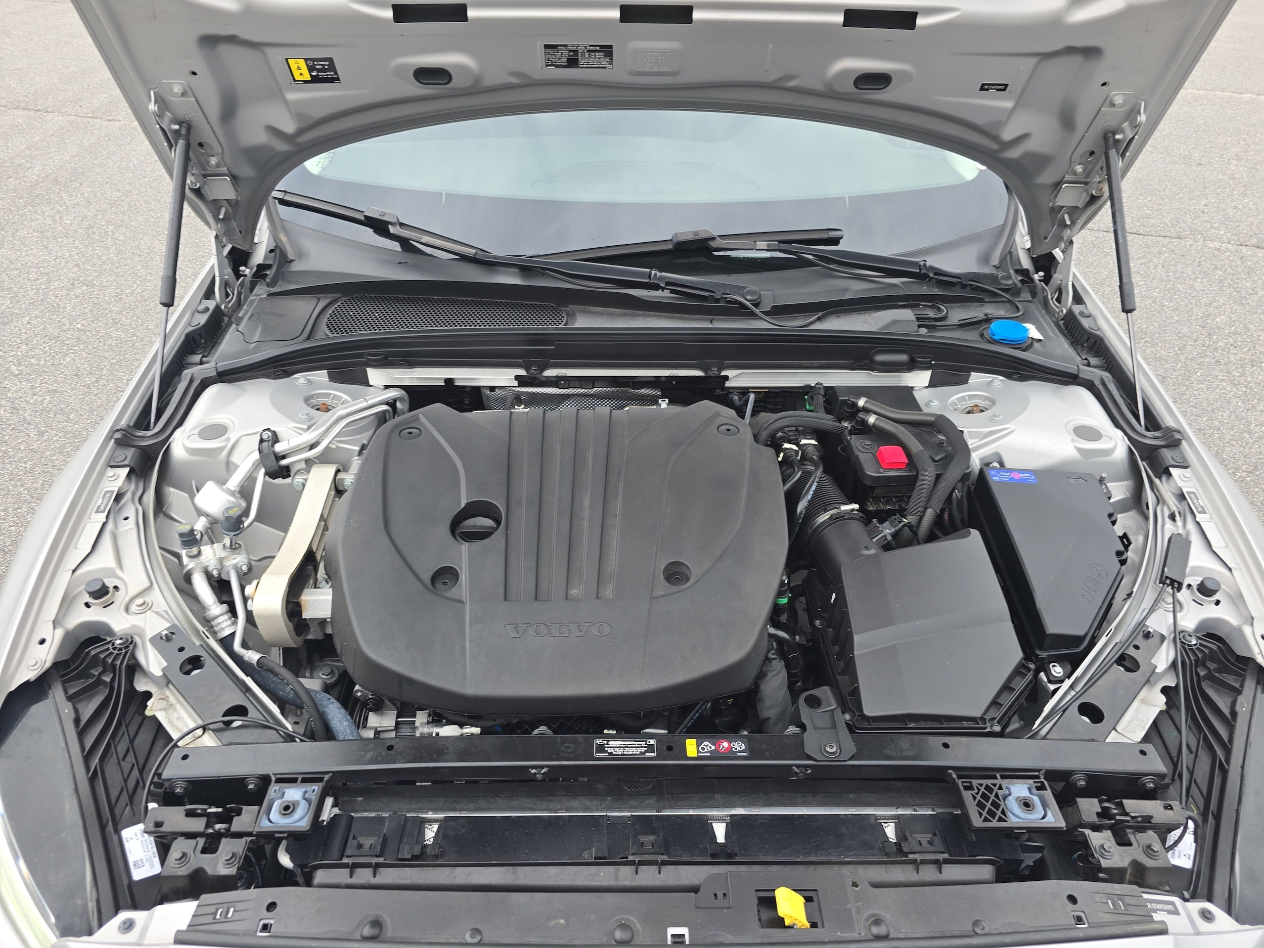 2023 Volvo S60 Plus - Photo 30