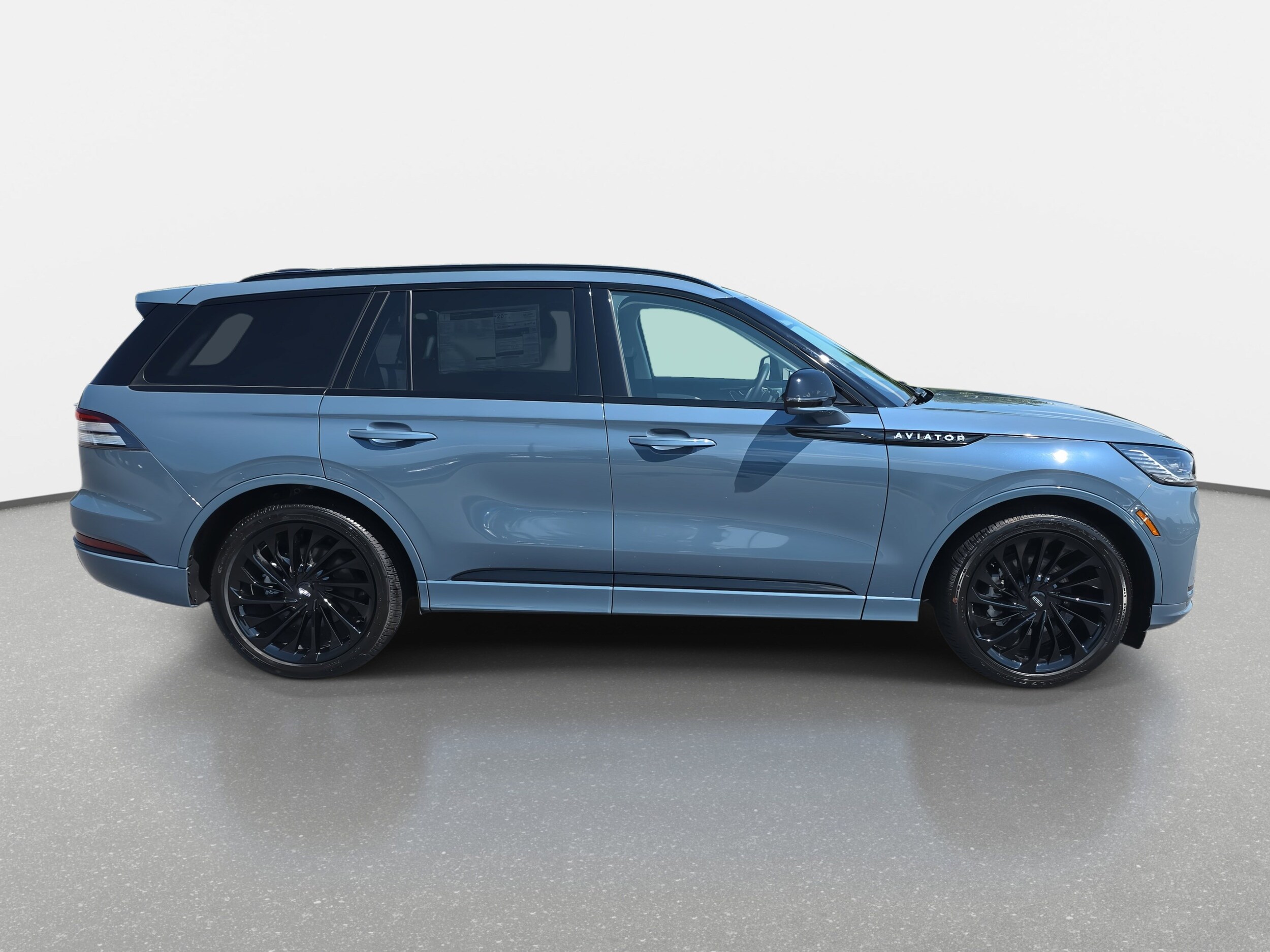 2025 Lincoln Aviator Reserve photo 2