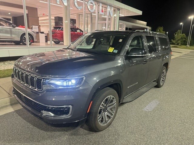 2023 Jeep Wagoneer L Base photo 2