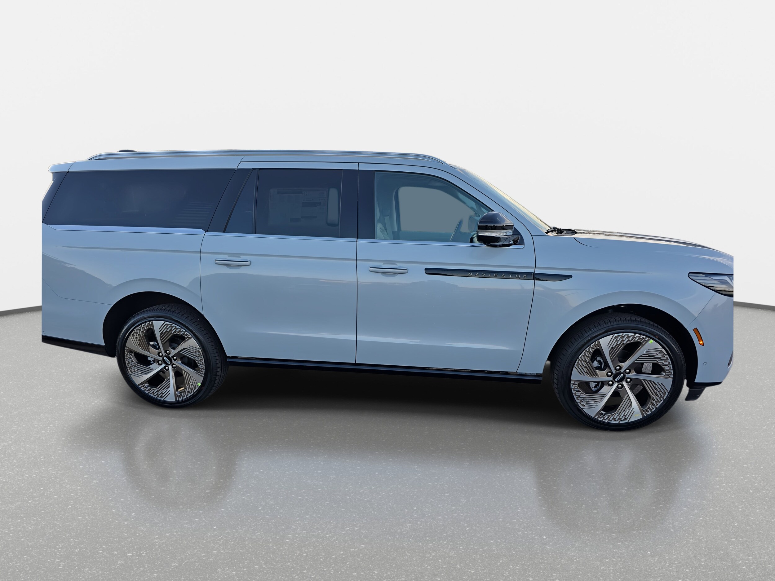 2025 Lincoln Navigator Black Label photo 2