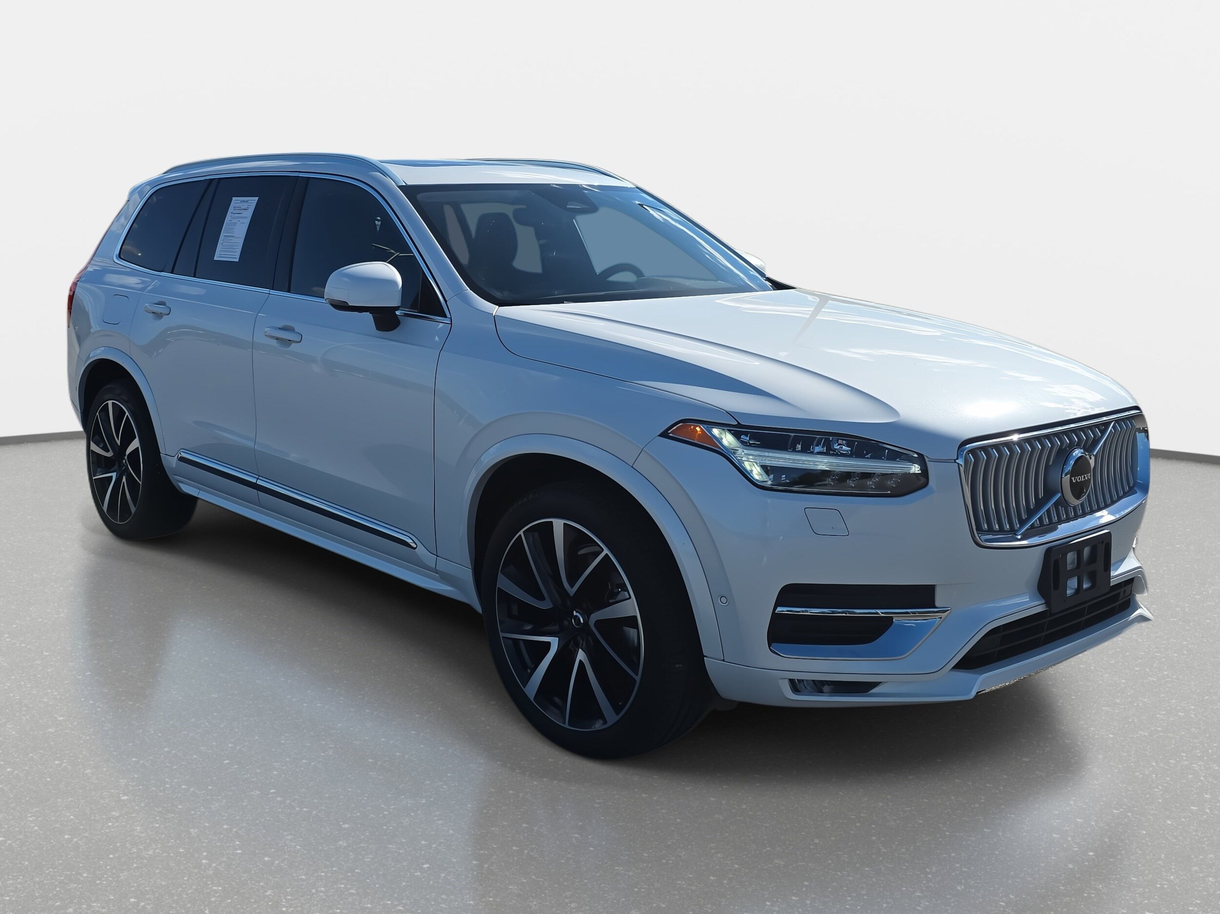 2024 Volvo XC90 AWD Plus photo 2