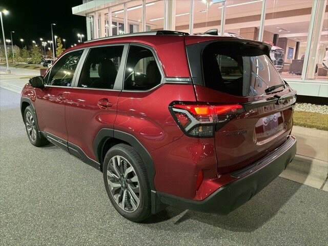 2025 Subaru Forester Touring photo 3