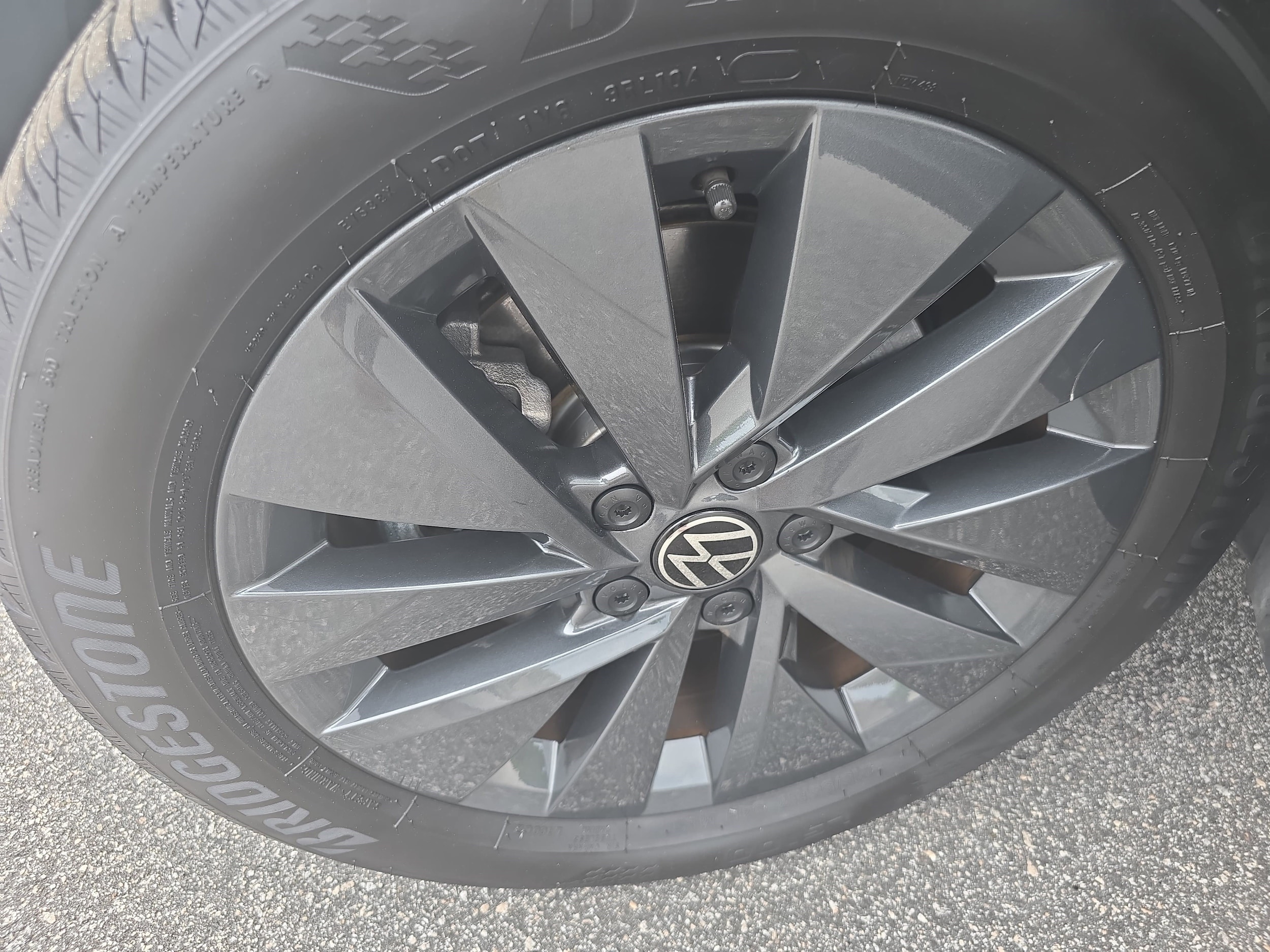 2024 Volkswagen Taos S - Photo 31