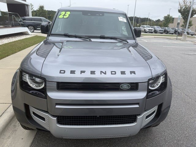 2023 Land Rover Defender 90 S photo 2