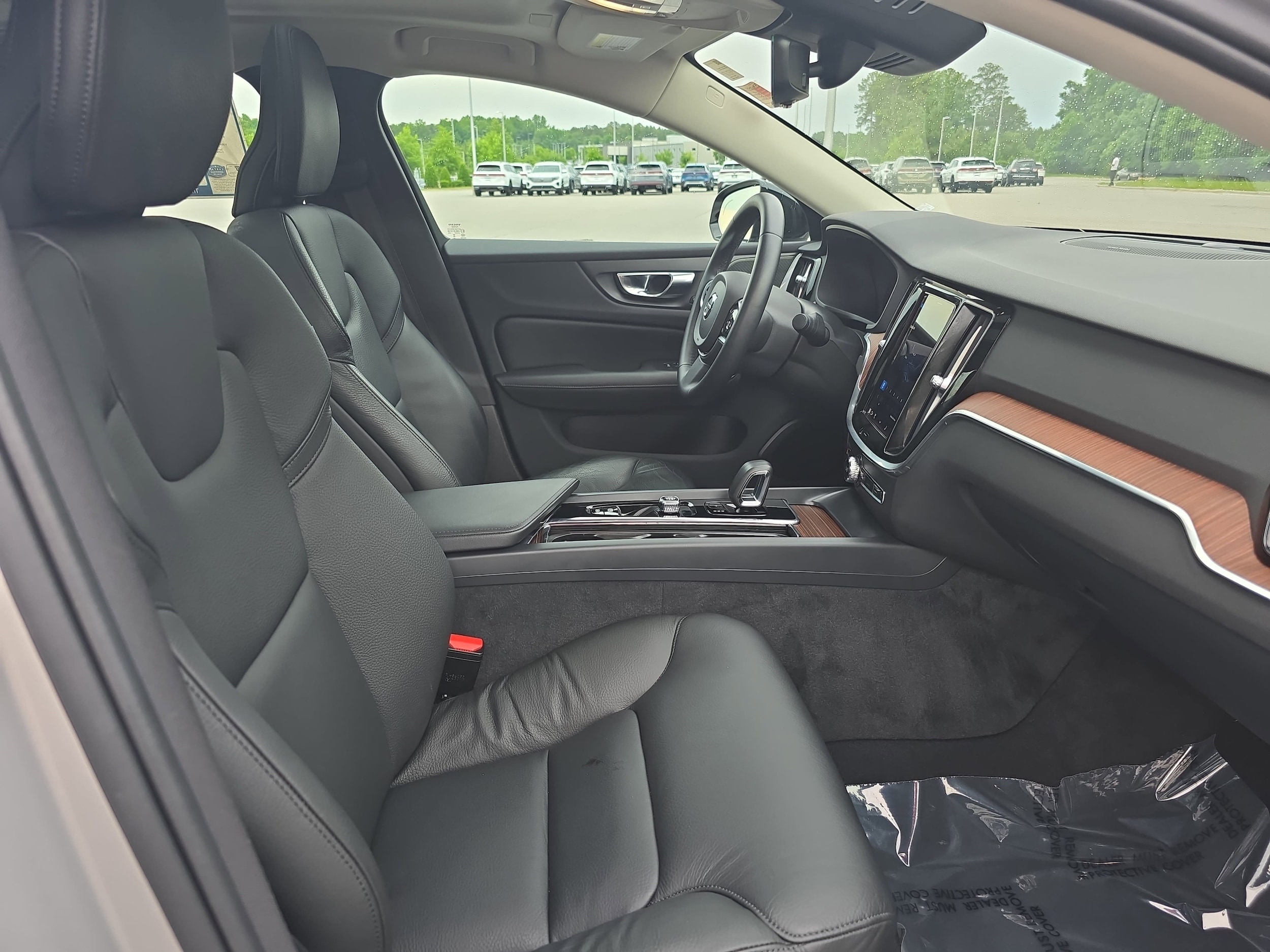 2023 Volvo S60 Plus - Photo 10