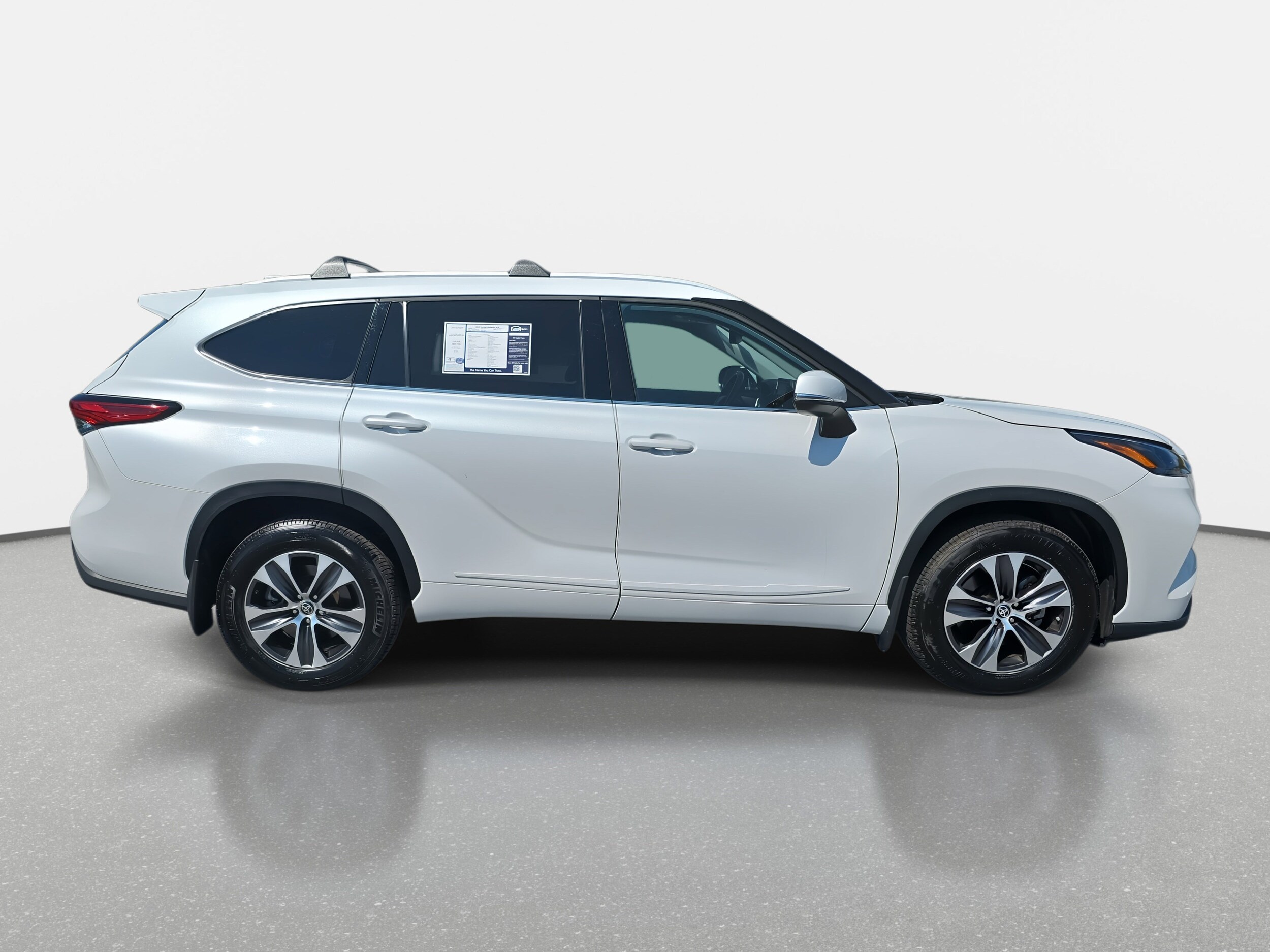 2022 Toyota Highlander XLE photo 4