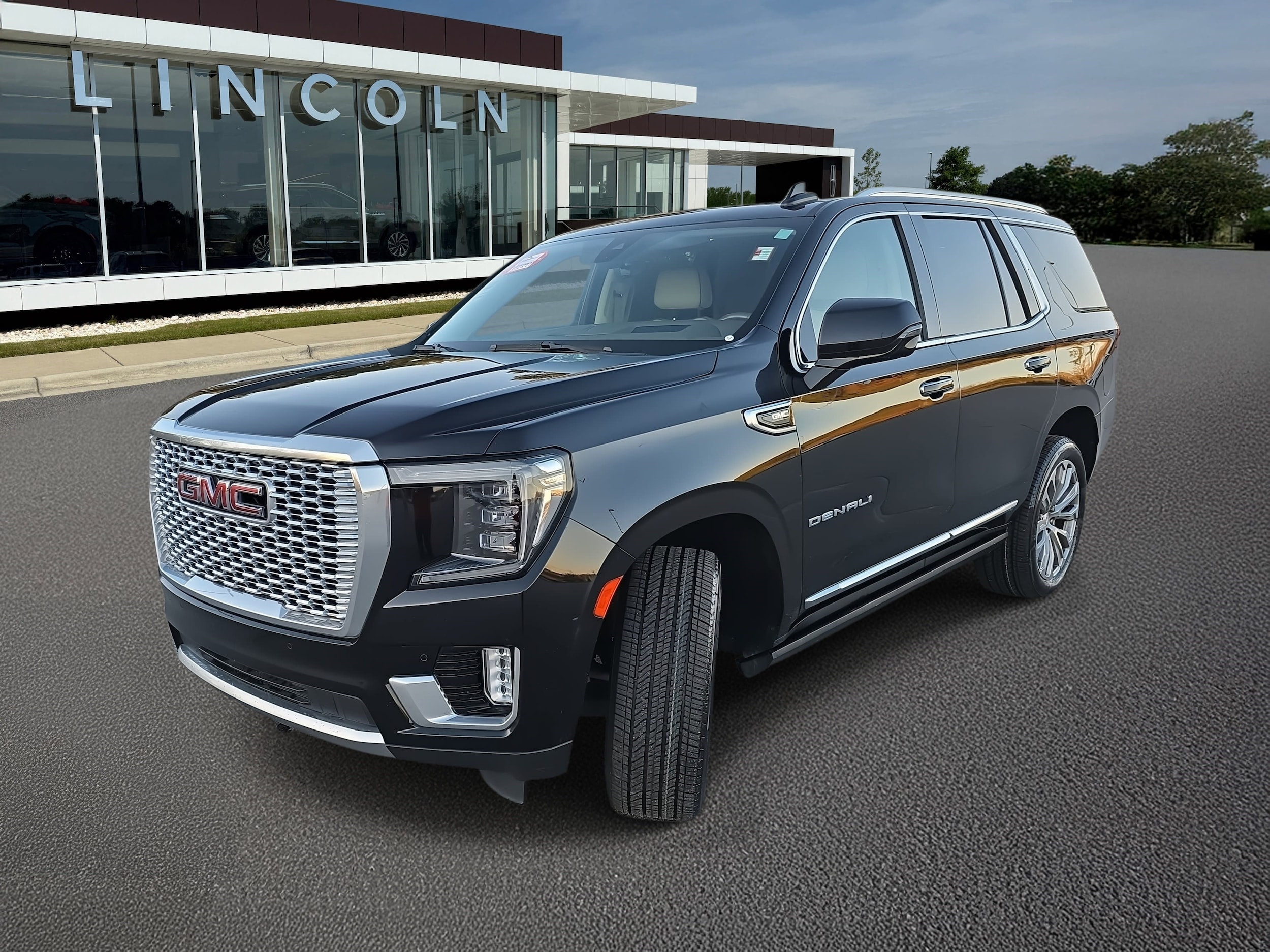 2021 GMC Yukon Denali's photo