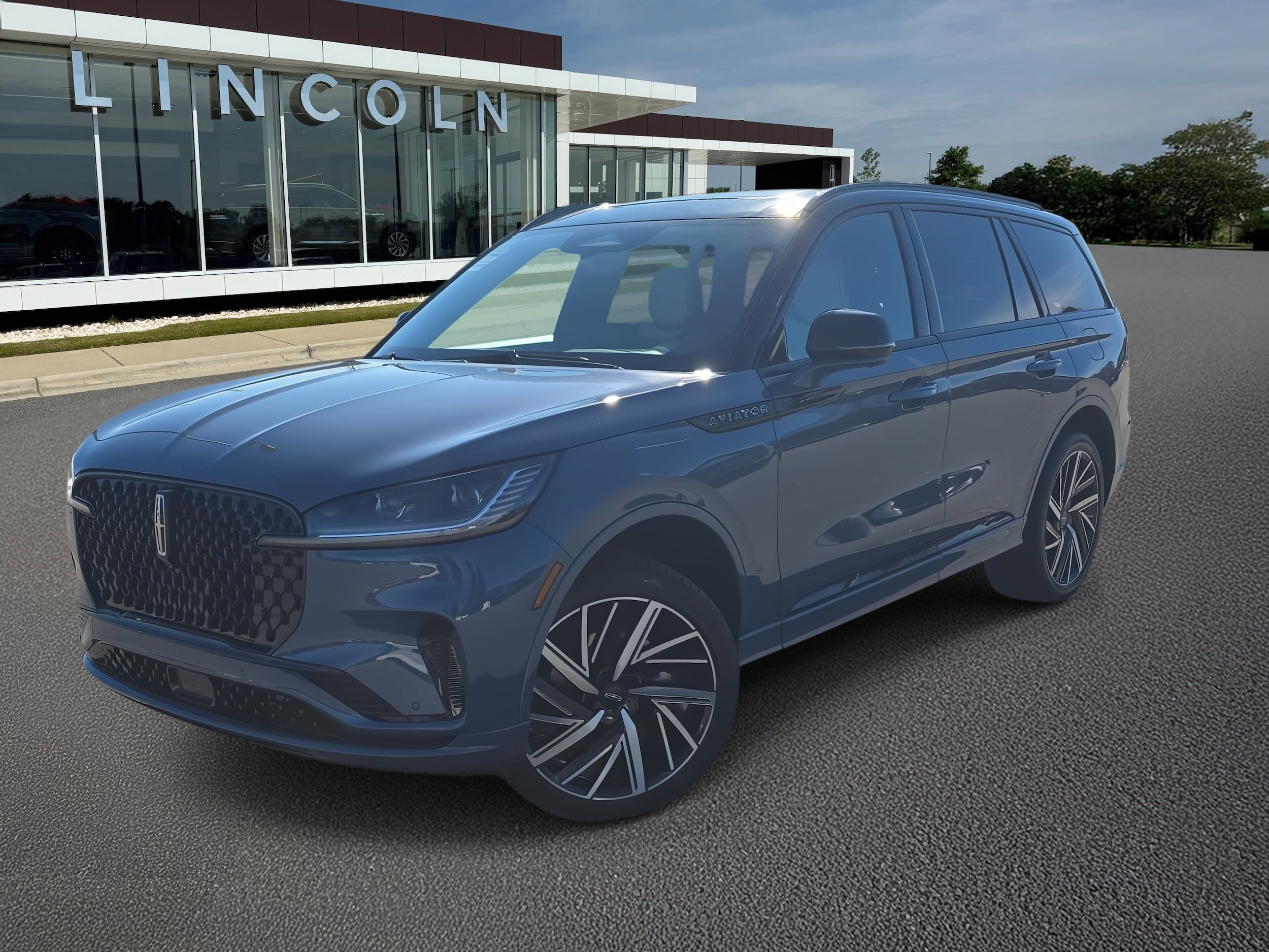 2026 Lincoln Aviator Black Label's photo