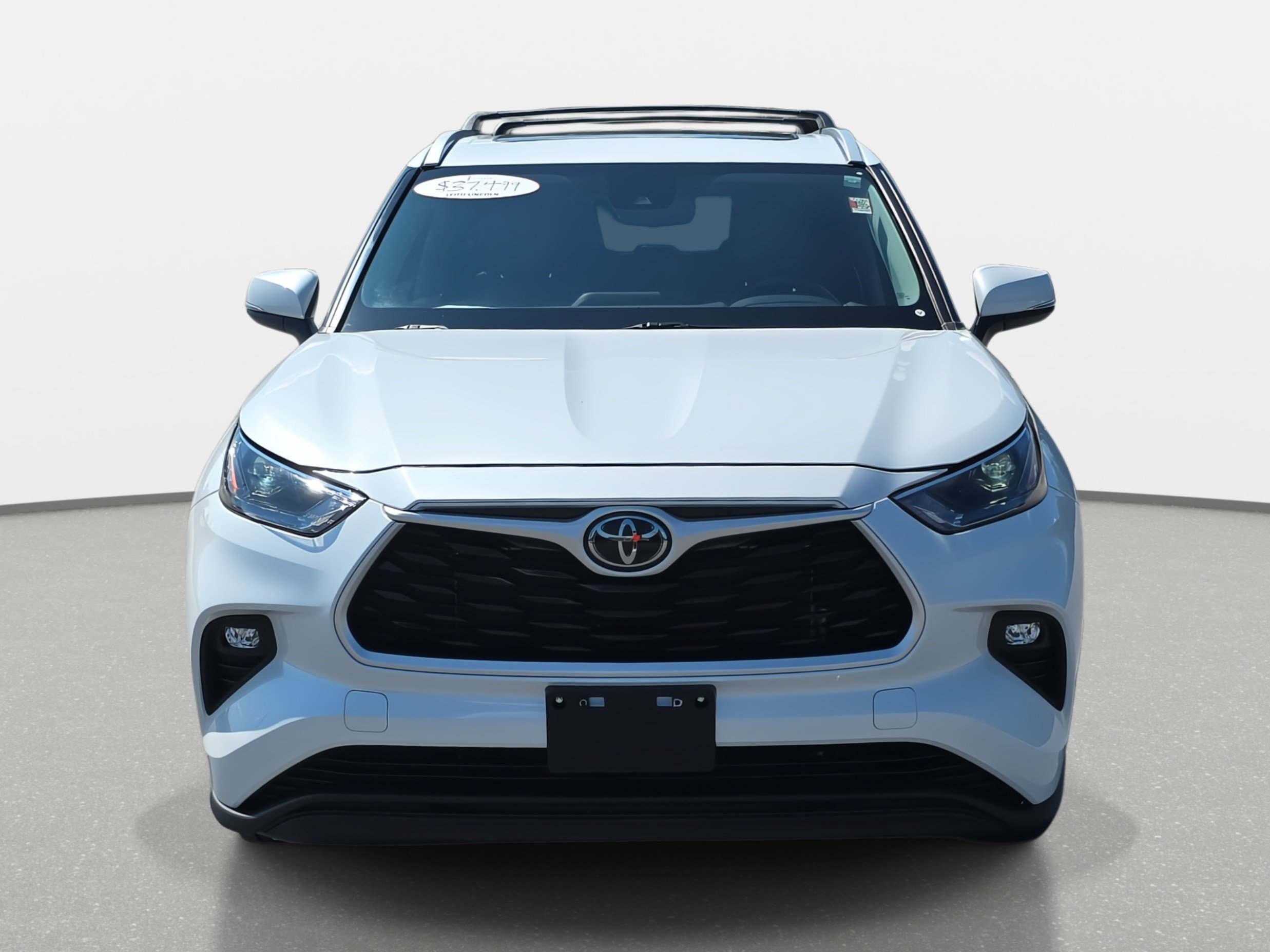 2022 Toyota Highlander XLE photo 2