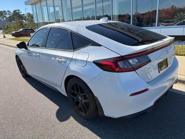 2024 Honda Civic Hatchback Sport photo 2