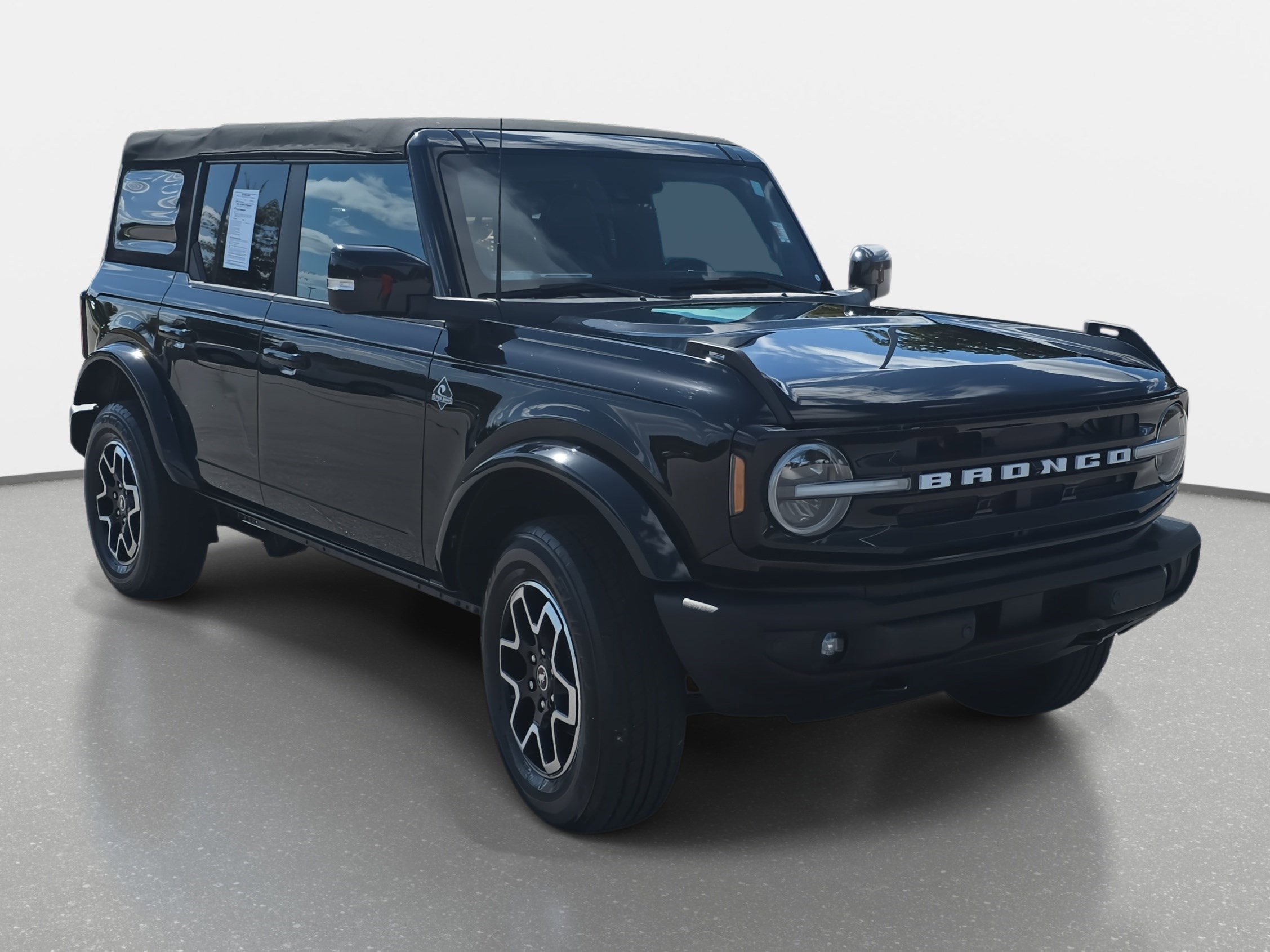 2022 Ford Bronco Outer Banks photo 3