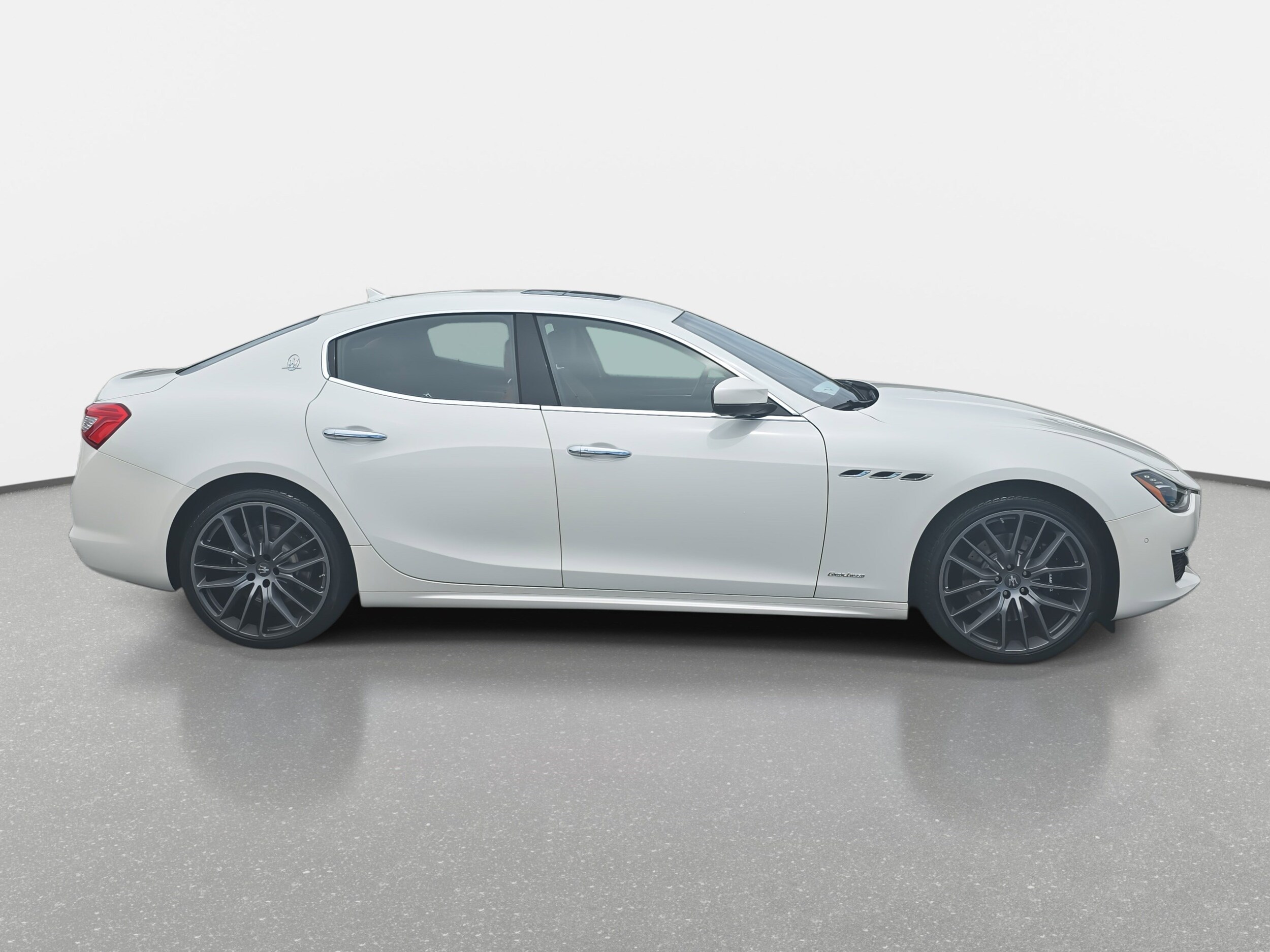 2020 Maserati Ghibli GranLusso photo 3