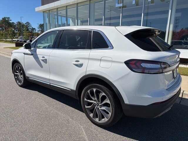 2022 Lincoln Nautilus Reserve photo 3