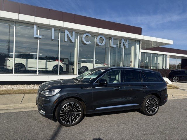 2023 Lincoln Aviator Black Label's photo