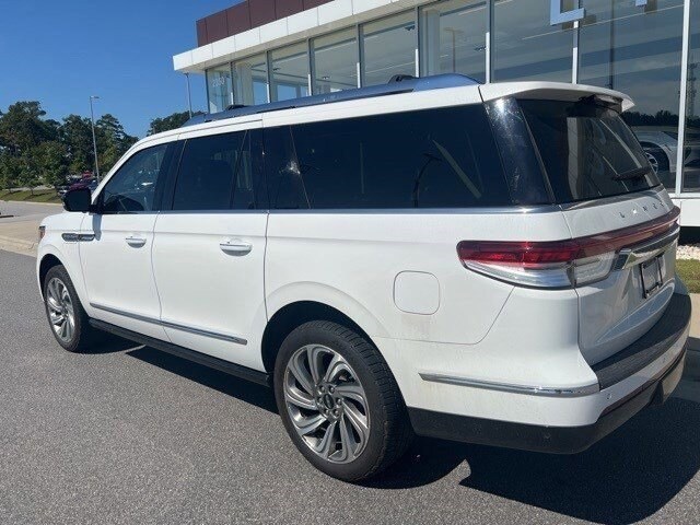 2023 Lincoln Navigator L Reserve photo 3