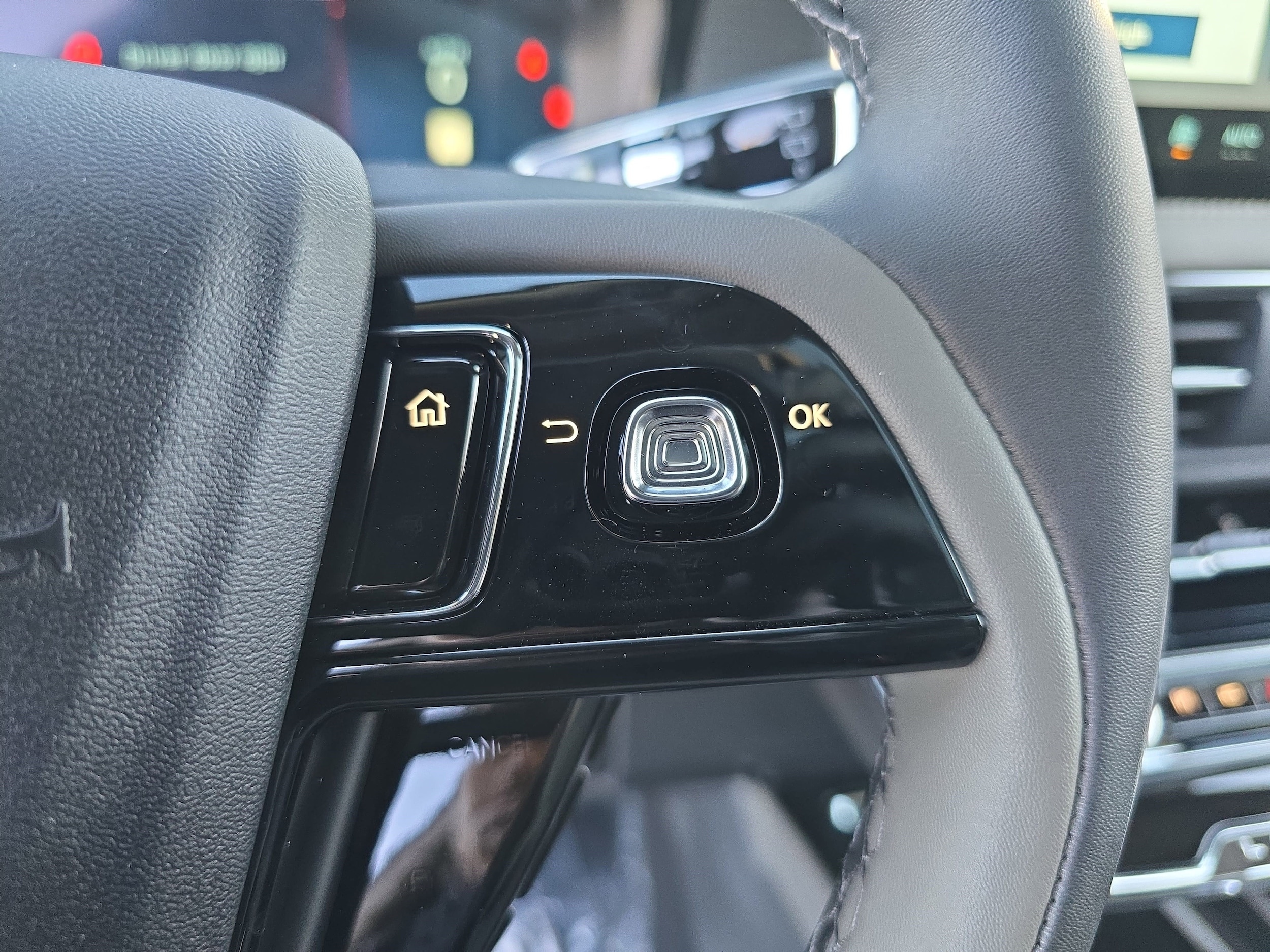 2026 Lincoln Corsair Premiere - Photo 18