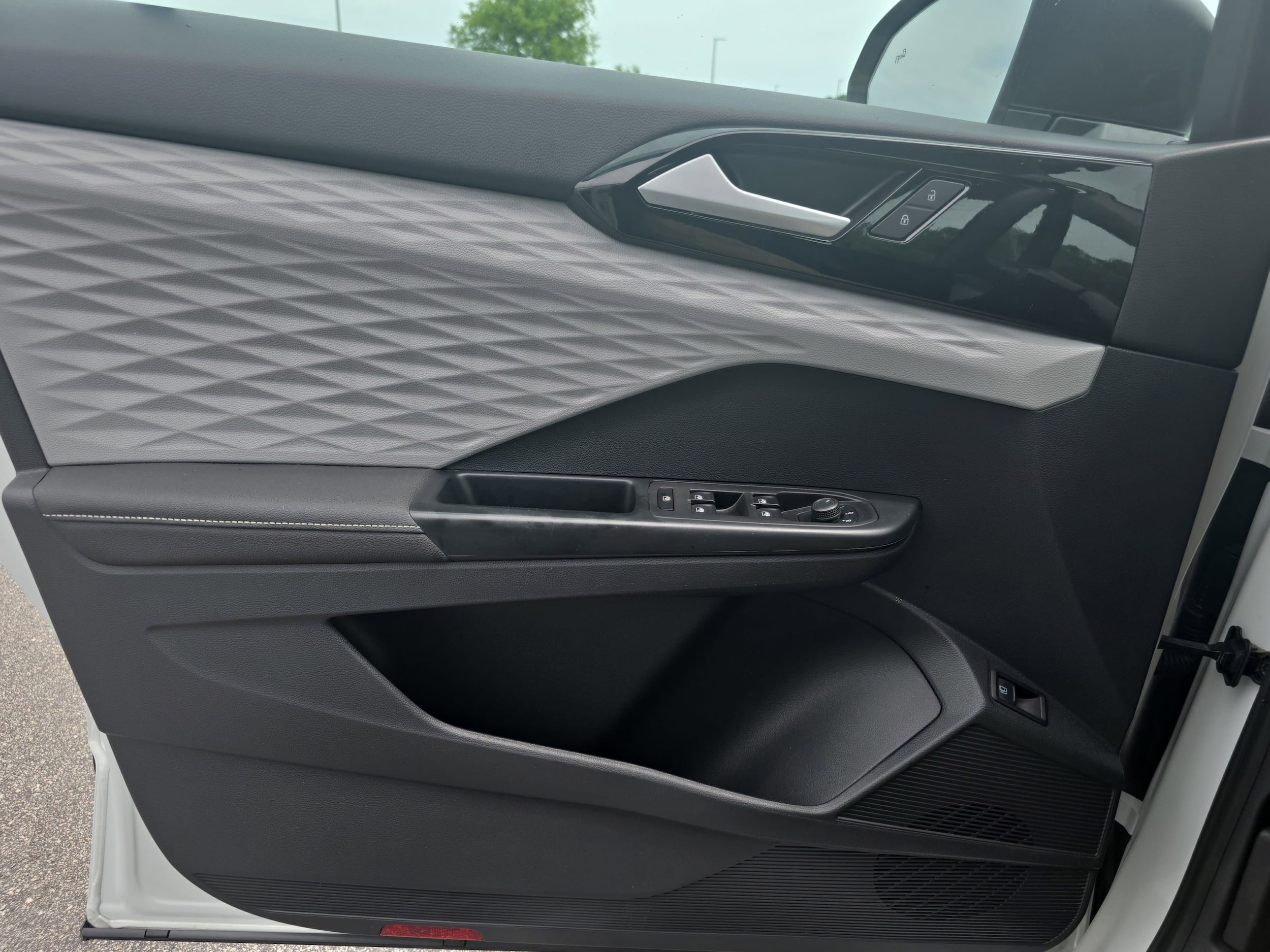 2024 Volkswagen Taos S - Photo 25