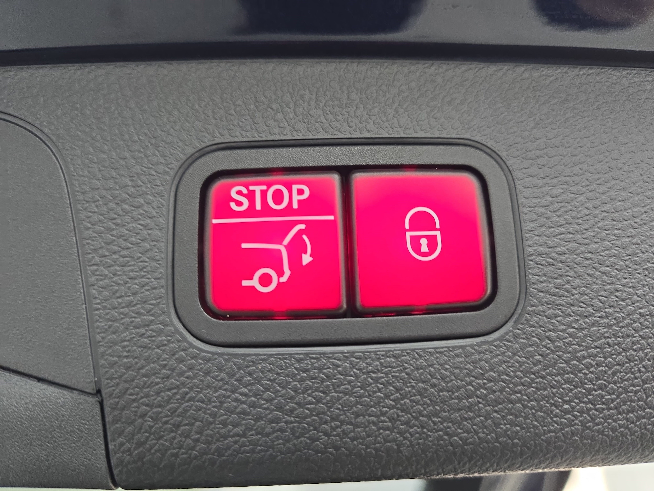 2022 Mercedes-Benz GLC GLC300 - Photo 13