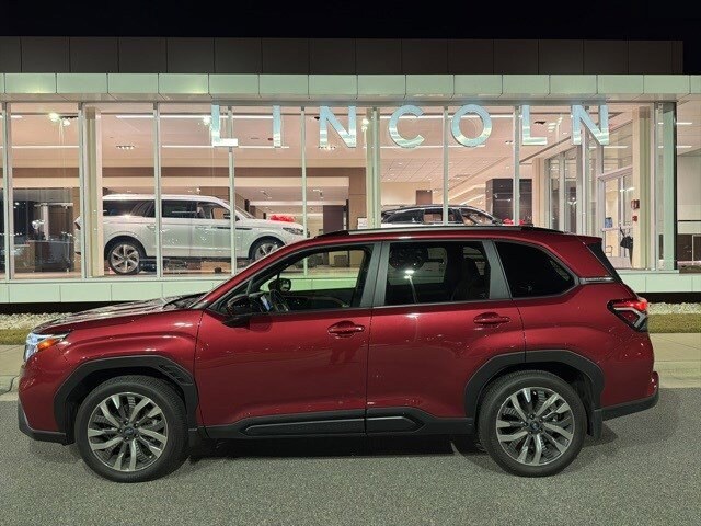 2025 Subaru Forester Touring photo 2