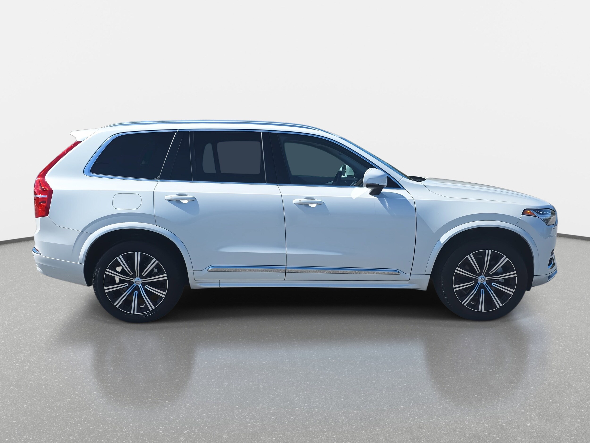 2024 Volvo XC90 B5 AWD Core photo 4