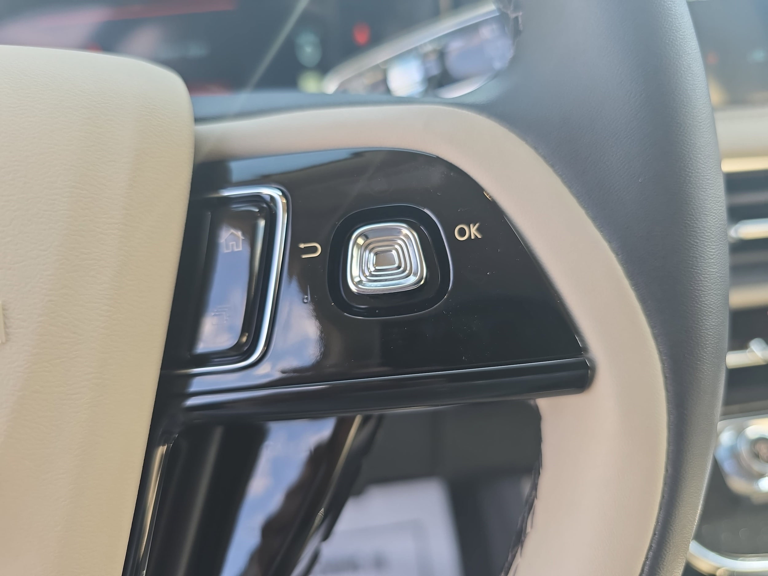 2026 Lincoln Corsair Premiere - Photo 17