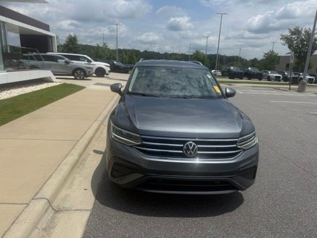 Used 2022 Volkswagen Tiguan SE 2.0T SE 4MOTION