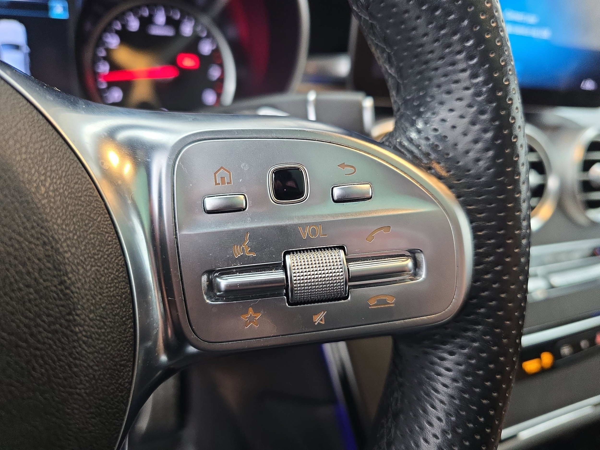 2022 Mercedes-Benz GLC GLC300 - Photo 18