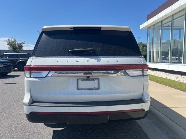 2023 Lincoln Navigator L Reserve photo 4