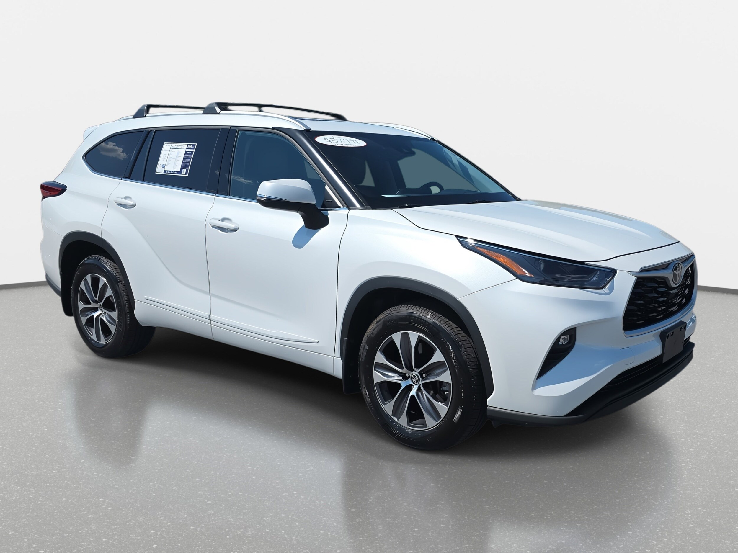 2022 Toyota Highlander XLE photo 3