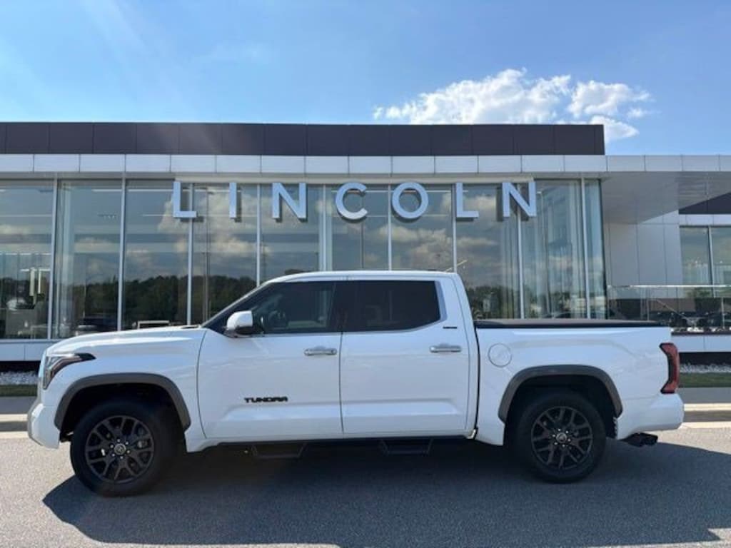 Used 2022 Toyota Tundra 4WD Limited Limited CrewMax 5.5 Bed