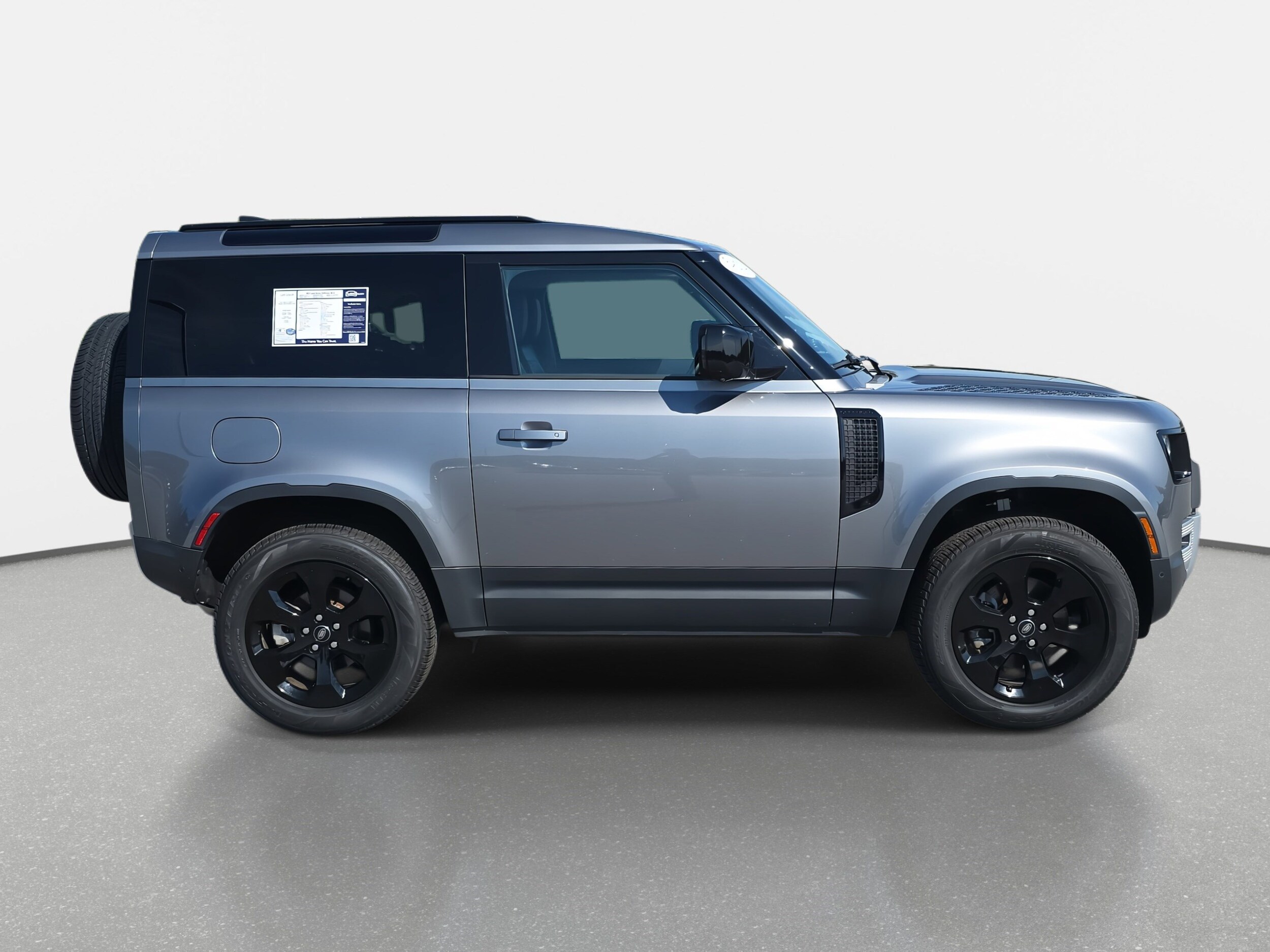 2023 Land Rover Defender 90 S photo 3