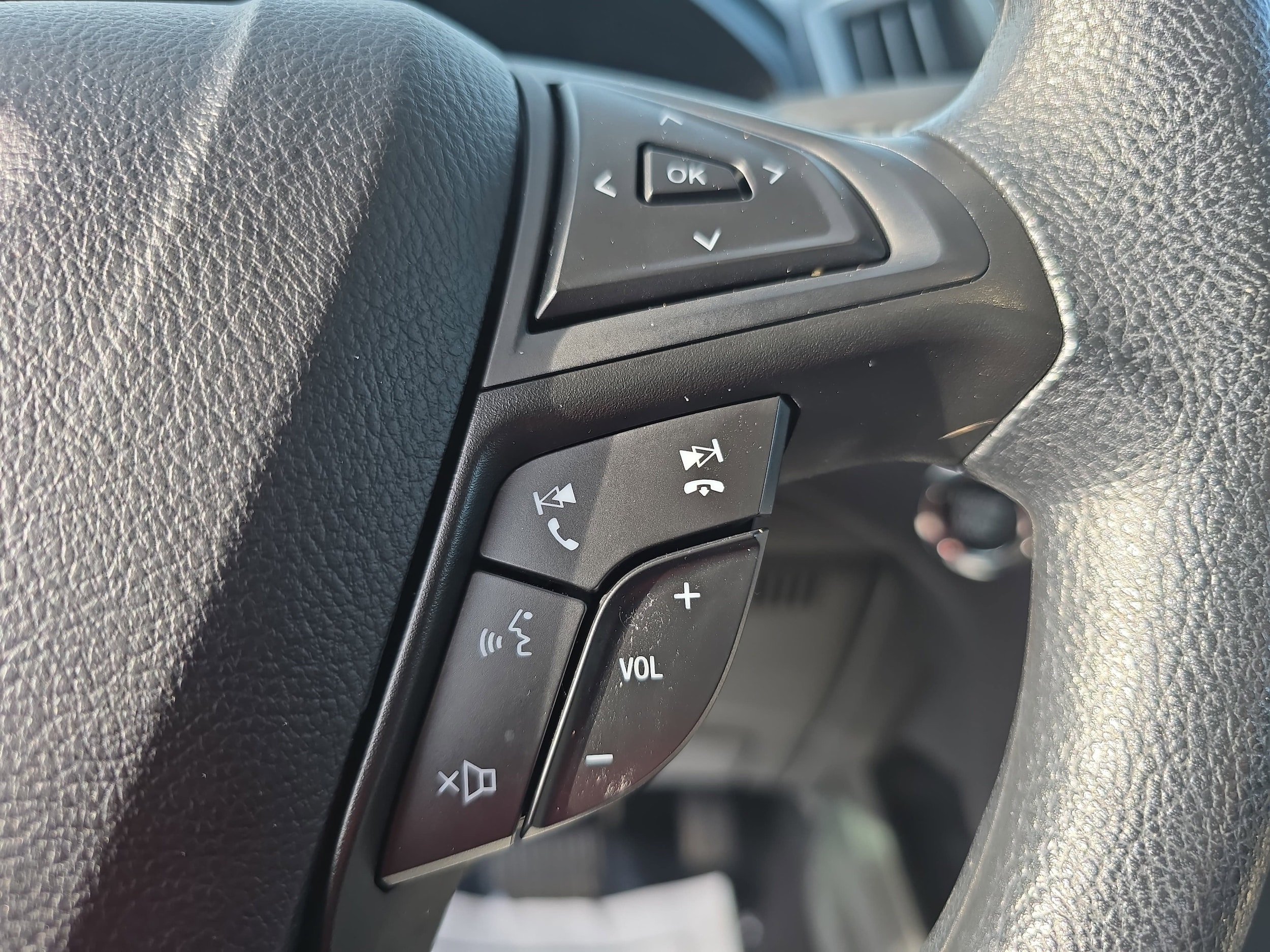 2023 Ford Edge SE - Photo 19