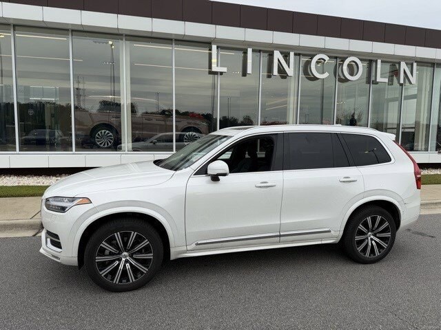2024 Volvo XC90 Core B5 AWD photo 2