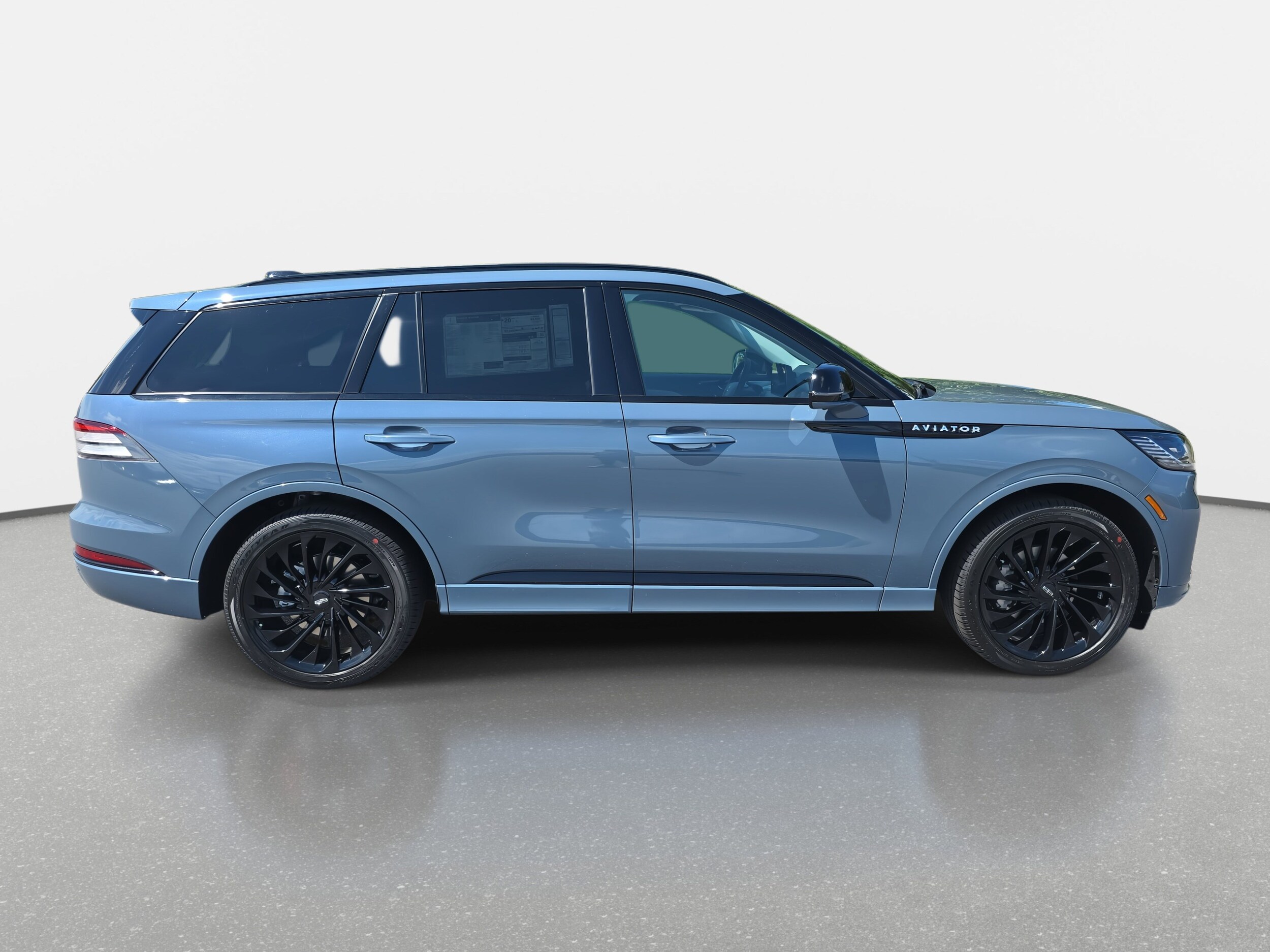 2025 Lincoln Aviator Reserve photo 3