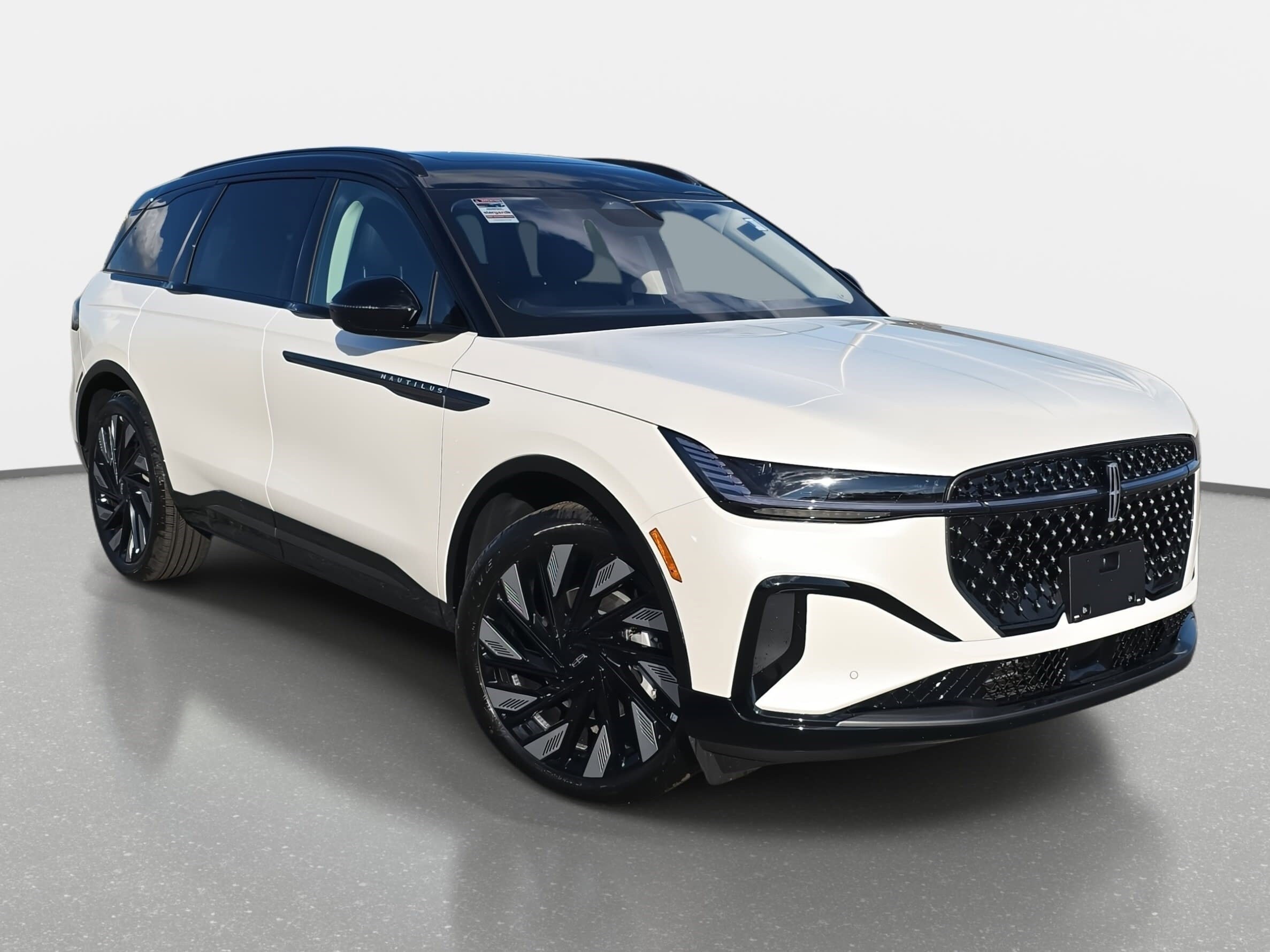 2026 Lincoln Nautilus Reserve photo 2