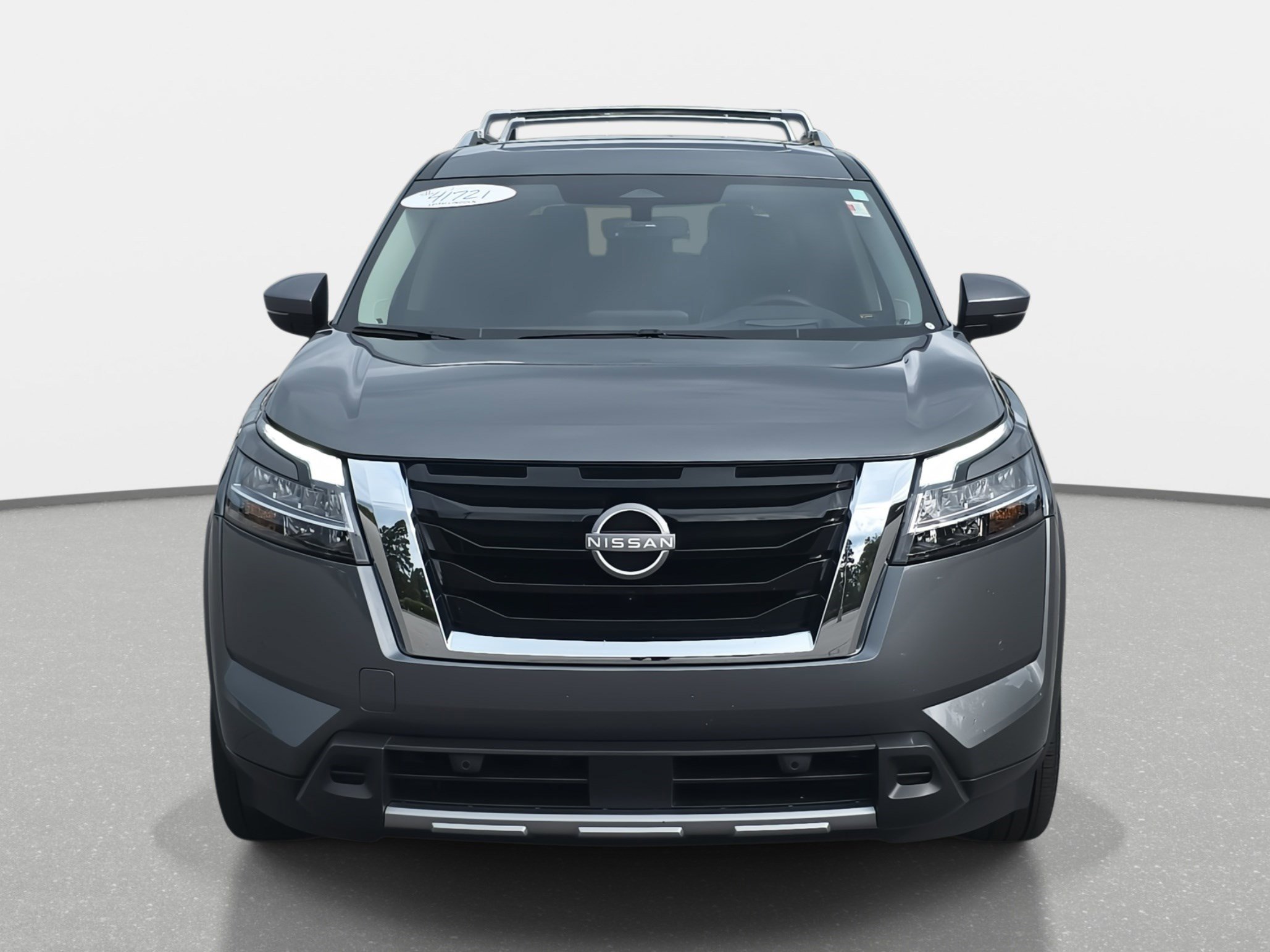 2024 Nissan Pathfinder Platinum photo 2
