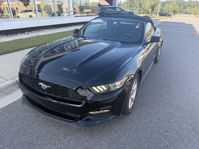 2017 Ford Mustang V6 Convertible photo 2