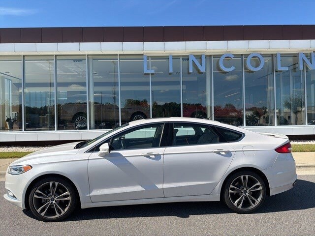 2017 Ford Fusion Titanium photo 2