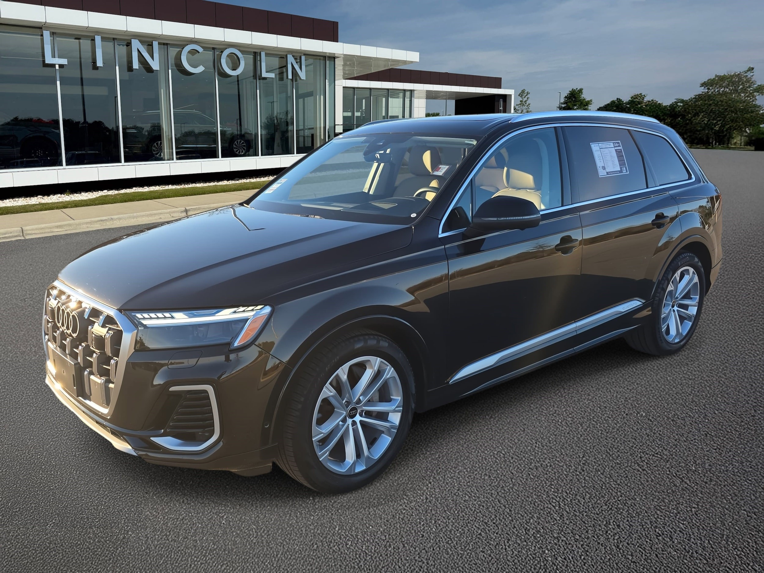 2025 Audi Q7 55 Prestige's photo