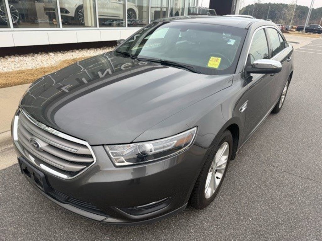 Used 2016 Ford Taurus SEL Sedan
