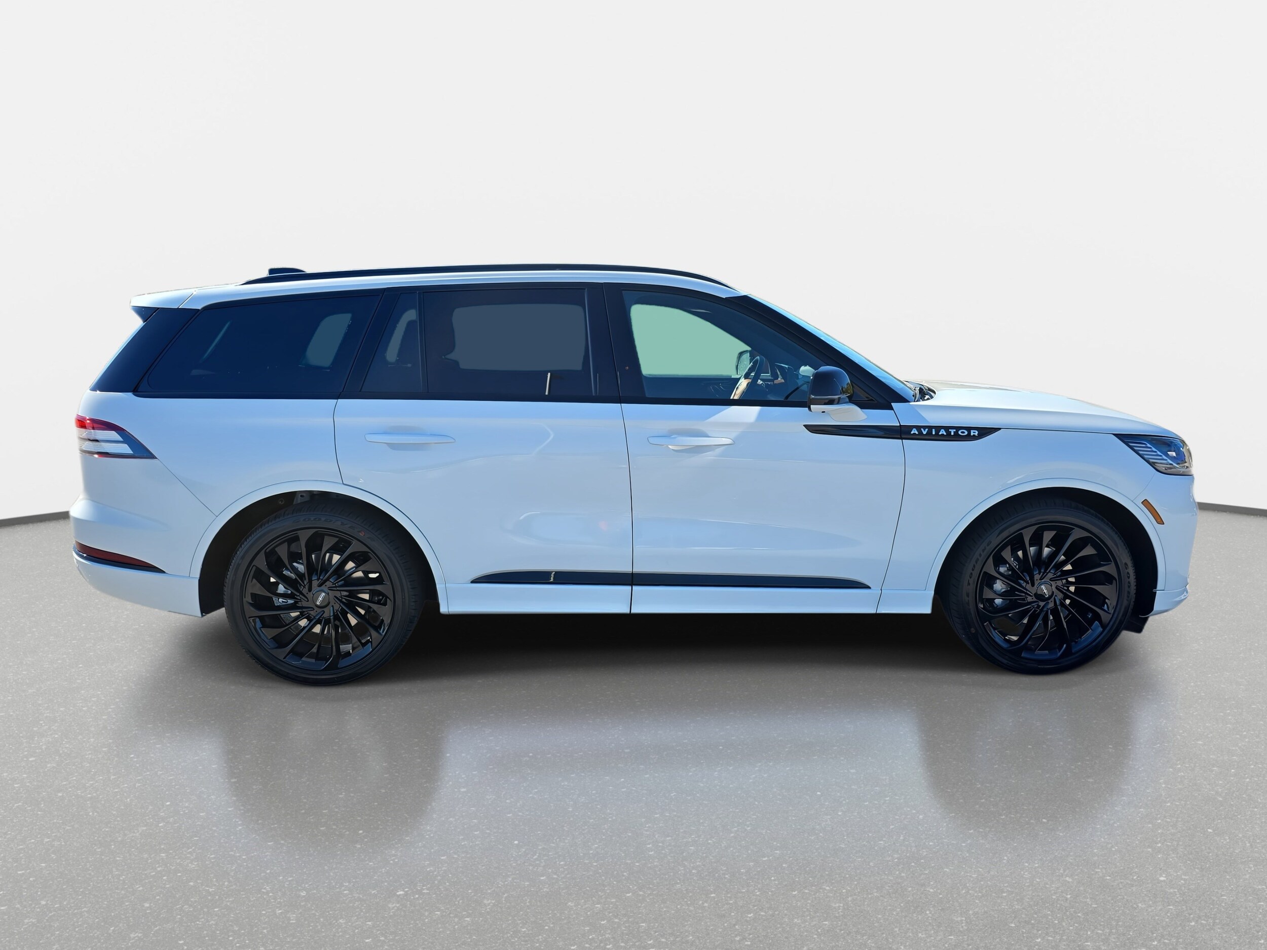 2025 Lincoln Aviator Reserve photo 4