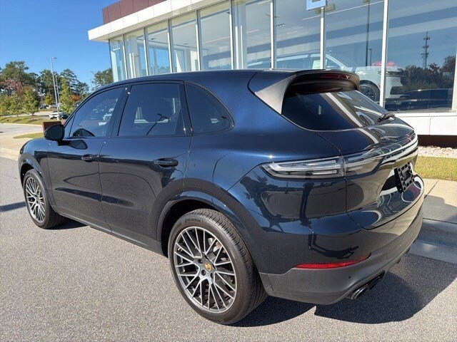 2022 Porsche Cayenne S photo 3